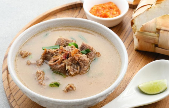 Coto Makassar Sajian Daging Kaya Bumbu Rempah