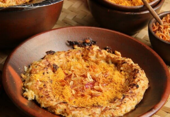 Menelusuri Cita Rasa Autentik Kerak Telor Warisan Kuliner Betawi